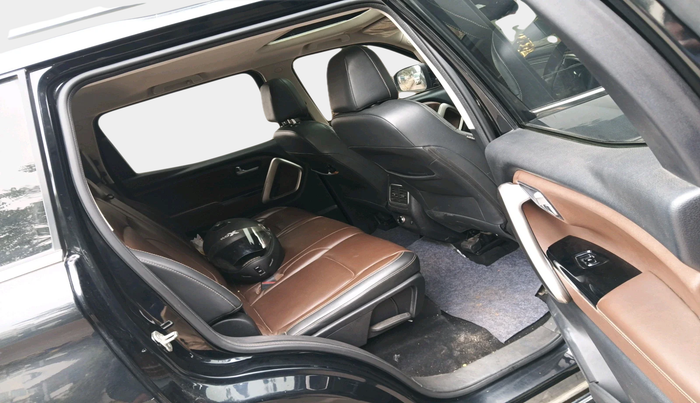 2022 Mahindra SCORPIO-N Z8 L PETROL AT 7 STR, Petrol, Automatic, 37,179 km, interior