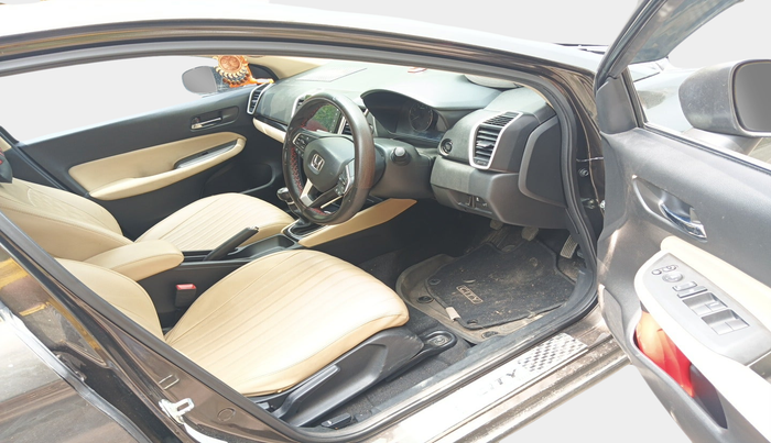 2024 Honda City 1.5L I-VTEC V, Petrol, Manual, 17,537 km, interior