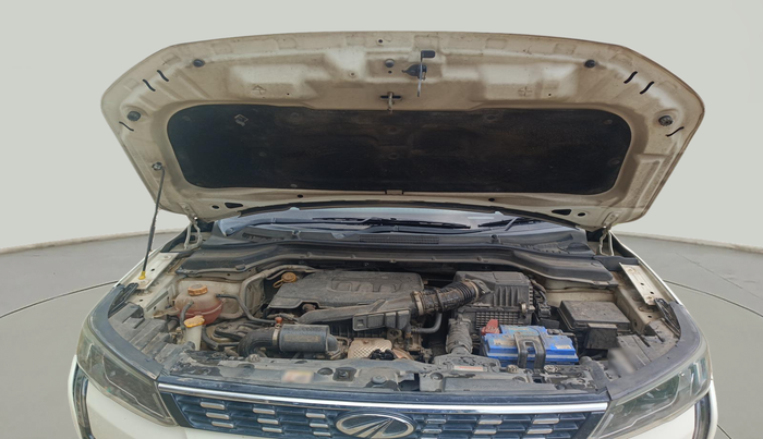 2021 Mahindra XUV300 W8 (O) 1.2 PETROL, Petrol, Manual, 1,23,778 km, exterior