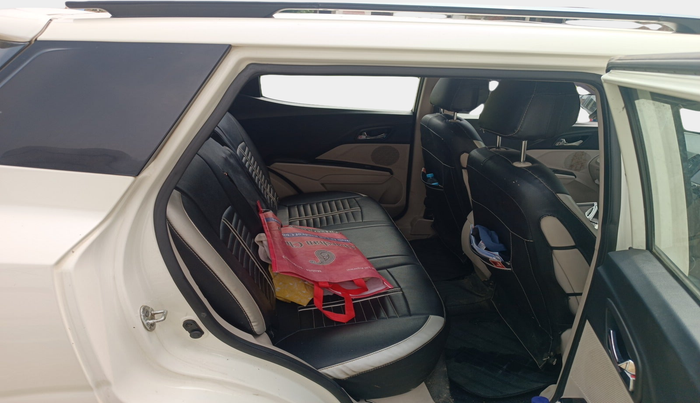 2021 Mahindra XUV300 W8 (O) 1.2 PETROL, Petrol, Manual, 1,23,778 km, interior
