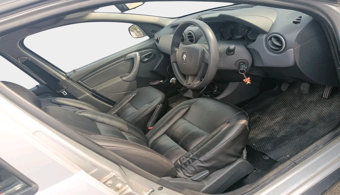 2015 Renault Duster RXE PETROL, Petrol, Manual, 41,599 km, interior