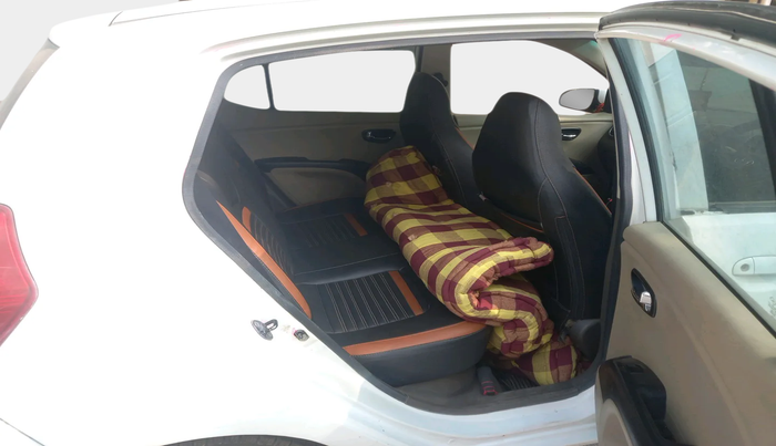 2011 Hyundai i10 MAGNA 1.2, Petrol, Manual, 1,21,165 km, interior