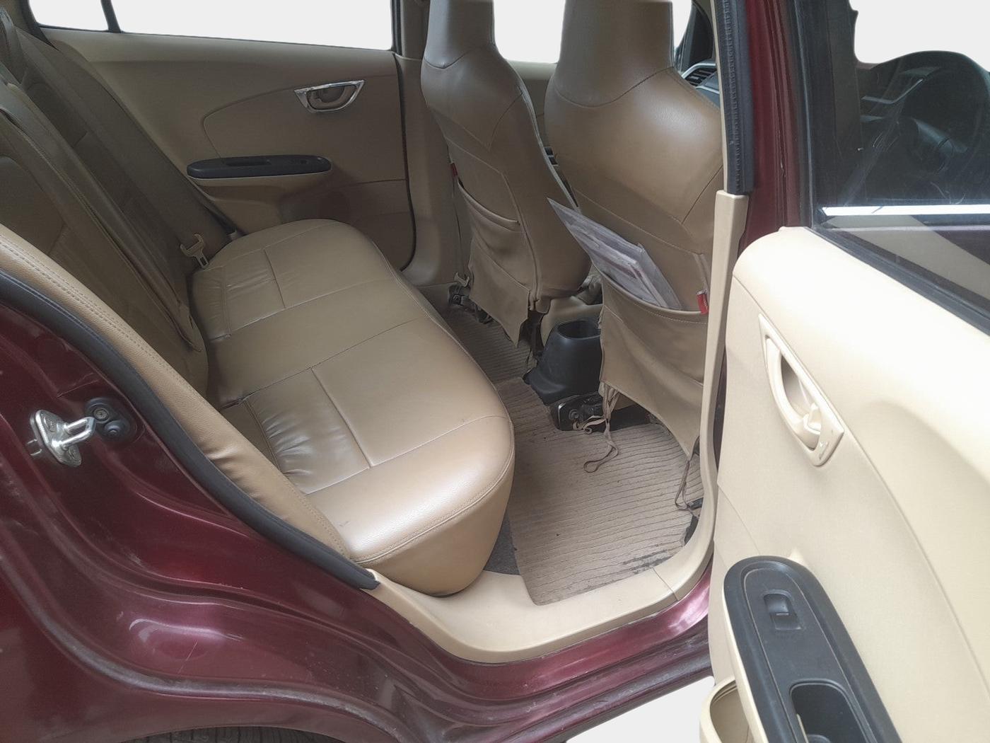 2017 Honda Amaze 1.5L I-DTEC S, Diesel, Manual, 1,04,562 km, interior