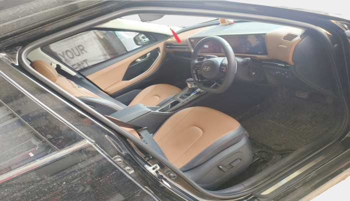 2024 Hyundai ALCAZAR Signature 6 STR 1.5 Turbo GDi Petrol DCT, Petrol, Automatic, 35,394 km, interior