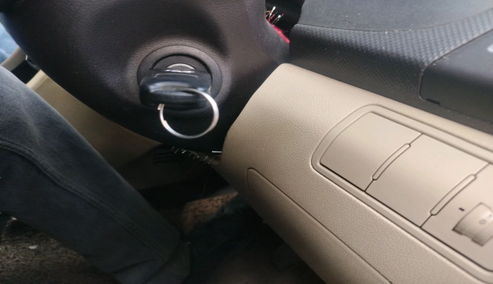 2011 Hyundai Verna FLUIDIC 1.4 VTVT, Petrol, Manual, 1,68,514 km, interior