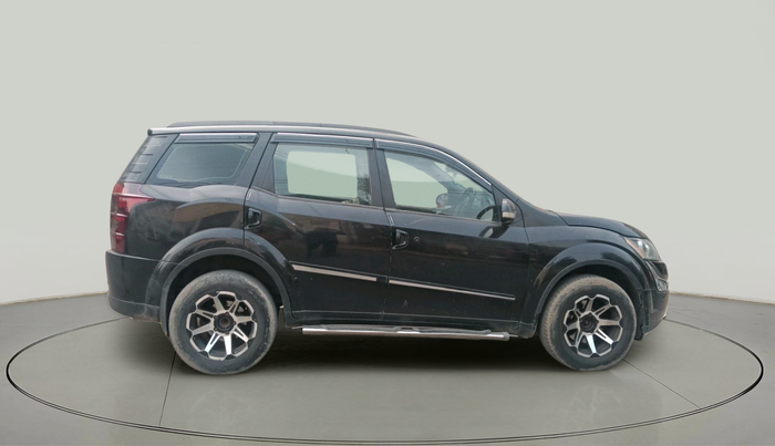 2016 Mahindra XUV500 W6, Diesel, Manual, 1,25,378 km, exterior