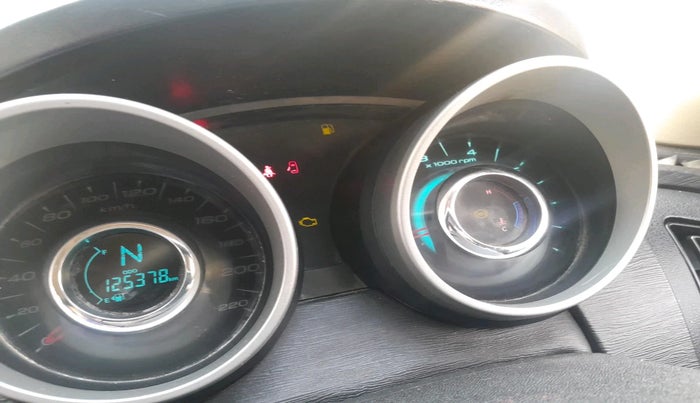 2016 Mahindra XUV500 W6, Diesel, Manual, 1,25,378 km, interior