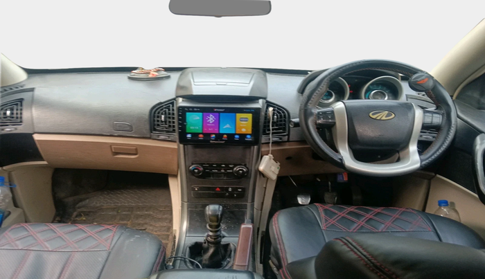 2016 Mahindra XUV500 W6, Diesel, Manual, 1,25,378 km, interior