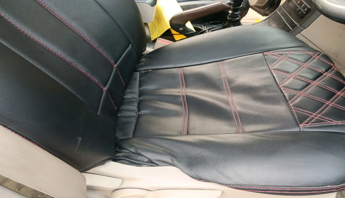 2016 Mahindra XUV500 W6, Diesel, Manual, 1,25,378 km, interior