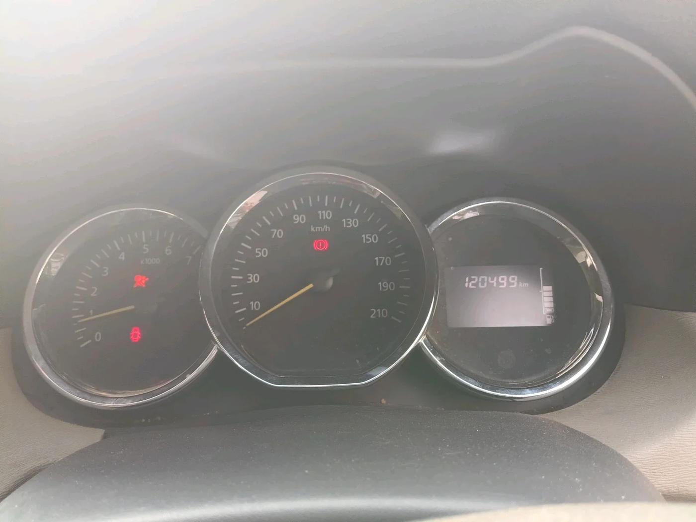 2014 Renault Duster 85 PS RXL DIESEL (OPT), Diesel, Manual, 1,20,499 km, interior