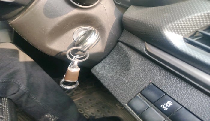 2022 Maruti BREZZA VXI SMART HYBRID, Petrol, Manual, 26,355 km, interior