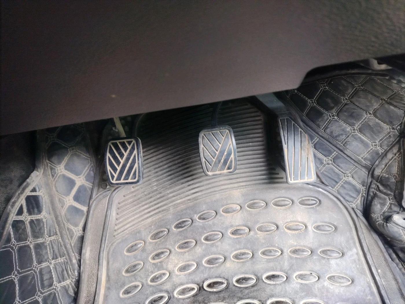2022 Maruti BREZZA VXI SMART HYBRID, Petrol, Manual, 26,355 km, interior