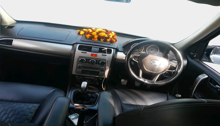 2017 Tata Safari Storme 2.2 VX 4X2, Diesel, Manual, 1,16,144 km, interior