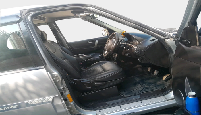 2017 Tata Safari Storme 2.2 VX 4X2, Diesel, Manual, 1,16,144 km, interior