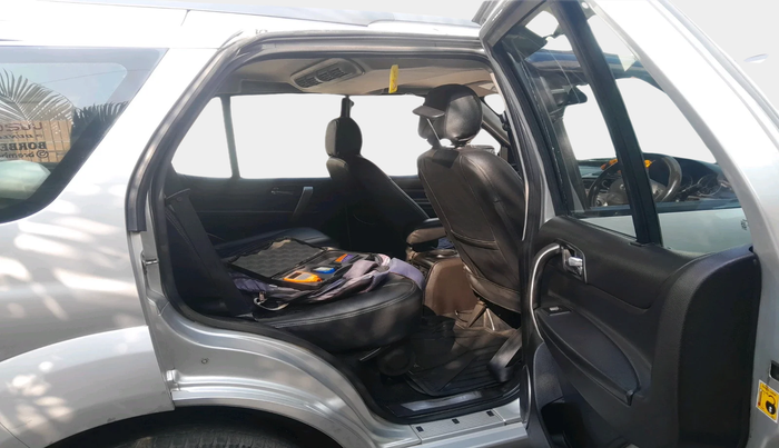 2017 Tata Safari Storme 2.2 VX 4X2, Diesel, Manual, 1,16,144 km, interior