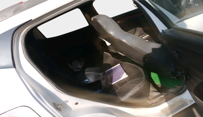 2017 Renault Kwid RXT 1.0 (O), Petrol, Manual, 79,412 km, interior