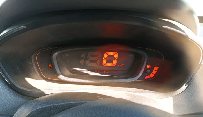 2017 Renault Kwid RXT 1.0 (O), Petrol, Manual, 79,412 km, interior