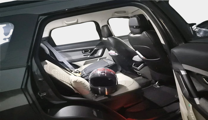 2025 Tata Safari PURE PLUS, Diesel, Manual, 38,282 km, interior