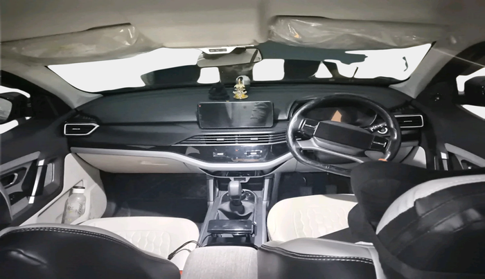 2025 Tata Safari PURE PLUS, Diesel, Manual, 38,282 km, interior