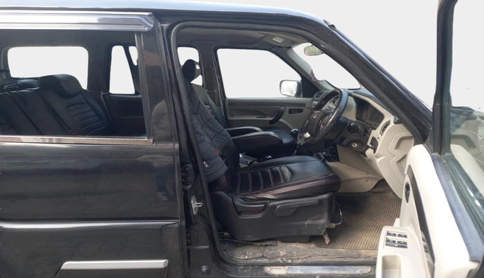 2019 Mahindra Scorpio S9, Diesel, Manual, 82,928 km, interior