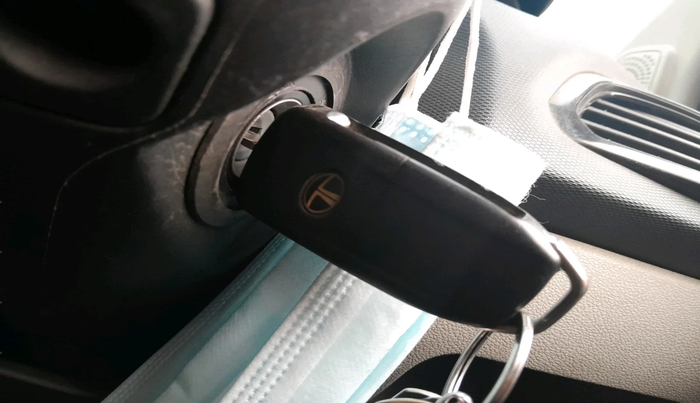 2018 Tata Tiago XT PETROL, Petrol, Manual, 1,15,399 km, interior