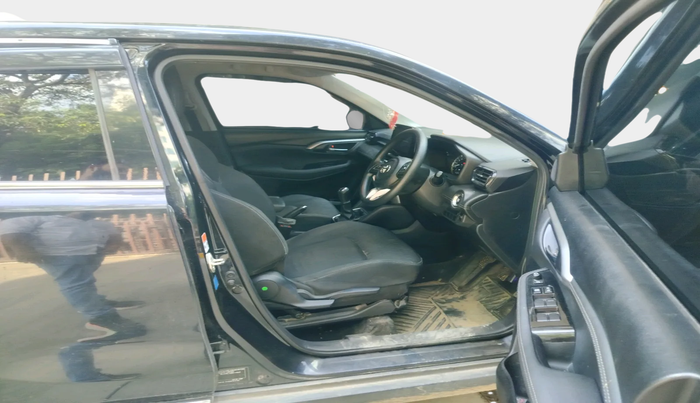 2024 Toyota URBAN CRUISER HYRYDER G NEO DRIVE, Petrol, Manual, 64,000 km, interior