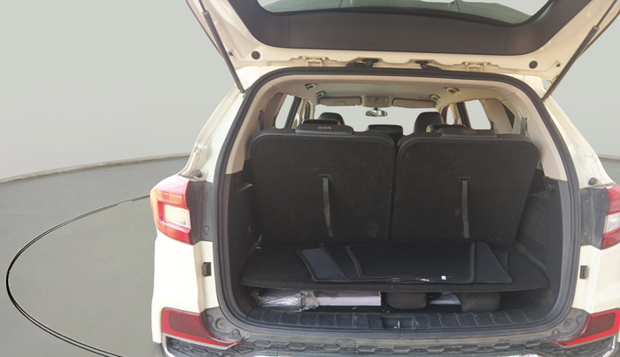 2018 Mahindra ALTURAS G4 2WD AT, Diesel, Automatic, 1,13,123 km, exterior
