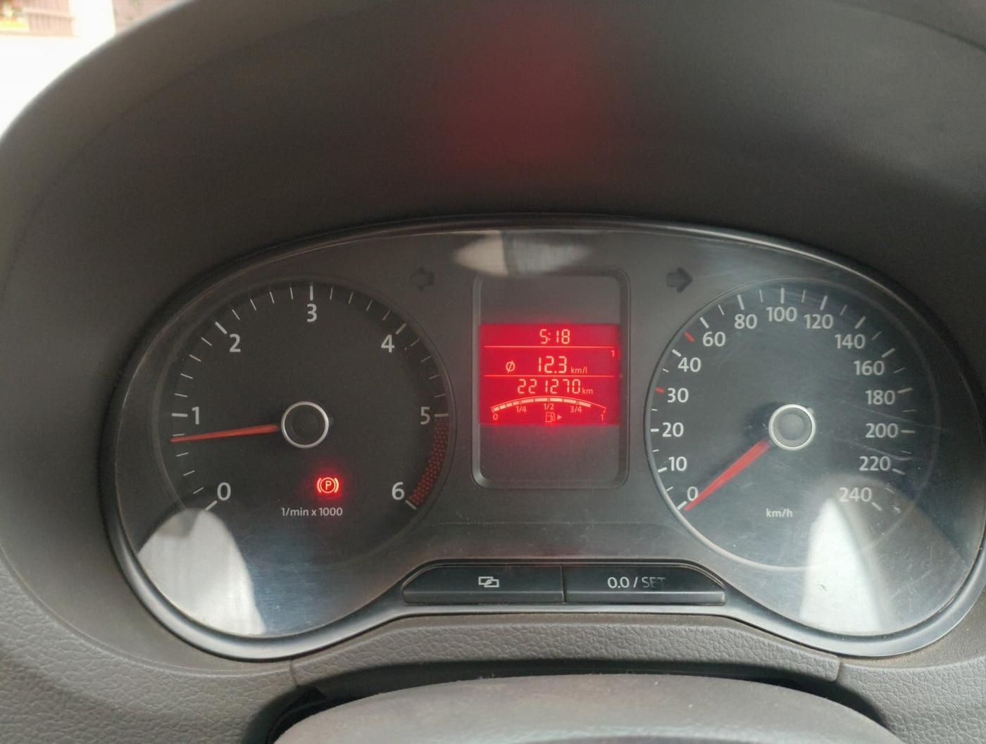 2013 Volkswagen Vento COMFORTLINE DIESEL 1.6, Diesel, Manual, 2,21,270 km, interior