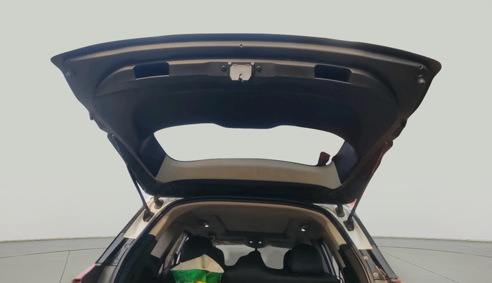 2023 Mahindra XUV700 AX 5 D MT 5 STR, Diesel, Manual, 84,141 km, exterior