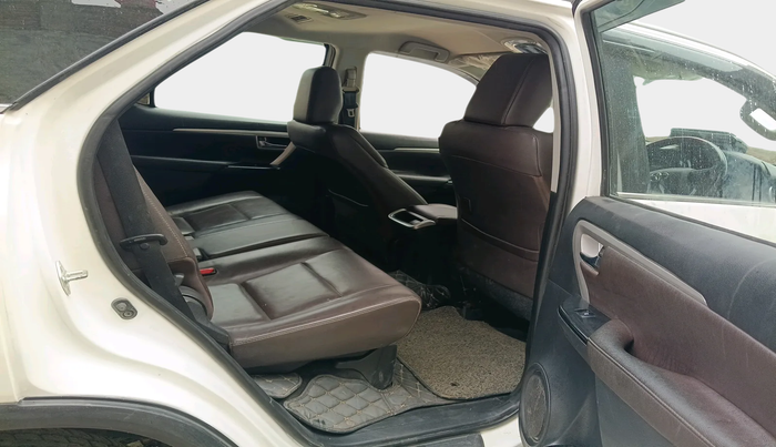 2017 Toyota Fortuner 2.8 4X2 AT, Diesel, Automatic, 91,351 km, interior