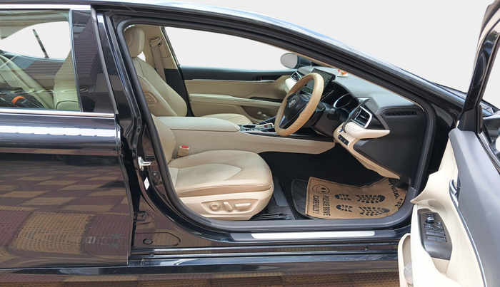 2023 Toyota Camry HYBRID, Hybrid, Automatic, 21,142 km, interior