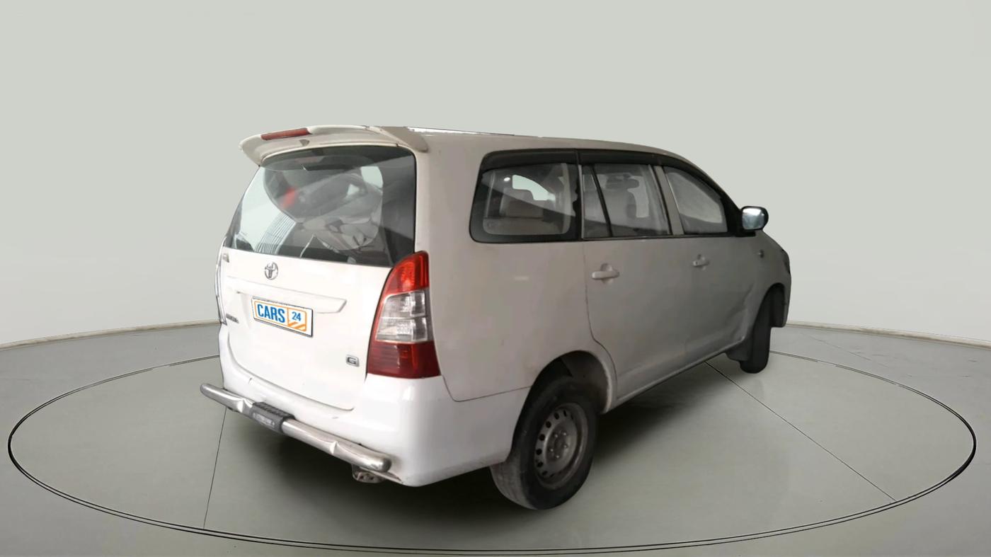2015 Toyota Innova 2.5 G 8 STR, Diesel, Manual, 70,466 km, exterior