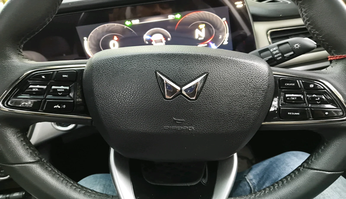 2025 Mahindra XUV700 AX 7 D MT 7 STR, Diesel, Manual, 16,942 km, interior