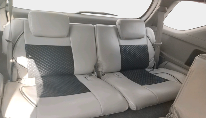 2014 Toyota Fortuner 3.0 4X2 MT, Diesel, Manual, 2,69,432 km, interior