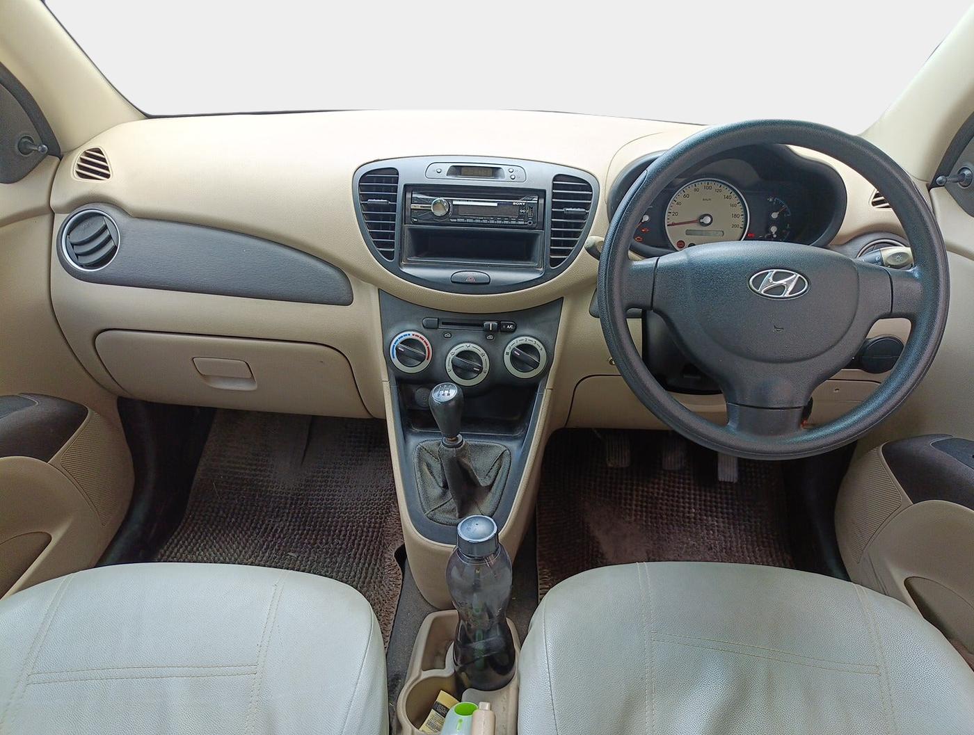 2010 Hyundai i10 MAGNA 1.2, Petrol, Manual, 33,612 km, interior
