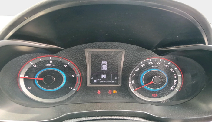 2019 Mahindra XUV300 W6 1.5 DIESEL AMT, Diesel, Automatic, 44,705 km, interior