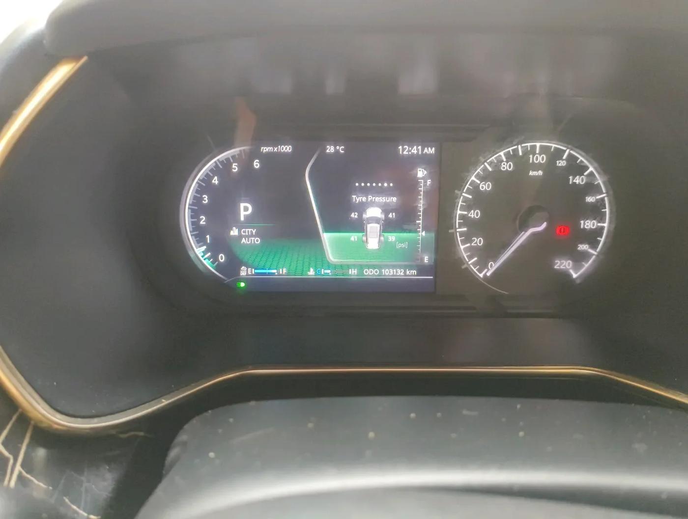 2022 Tata Safari XZA PLUS GOLD, Diesel, Automatic, 1,07,000 km, interior