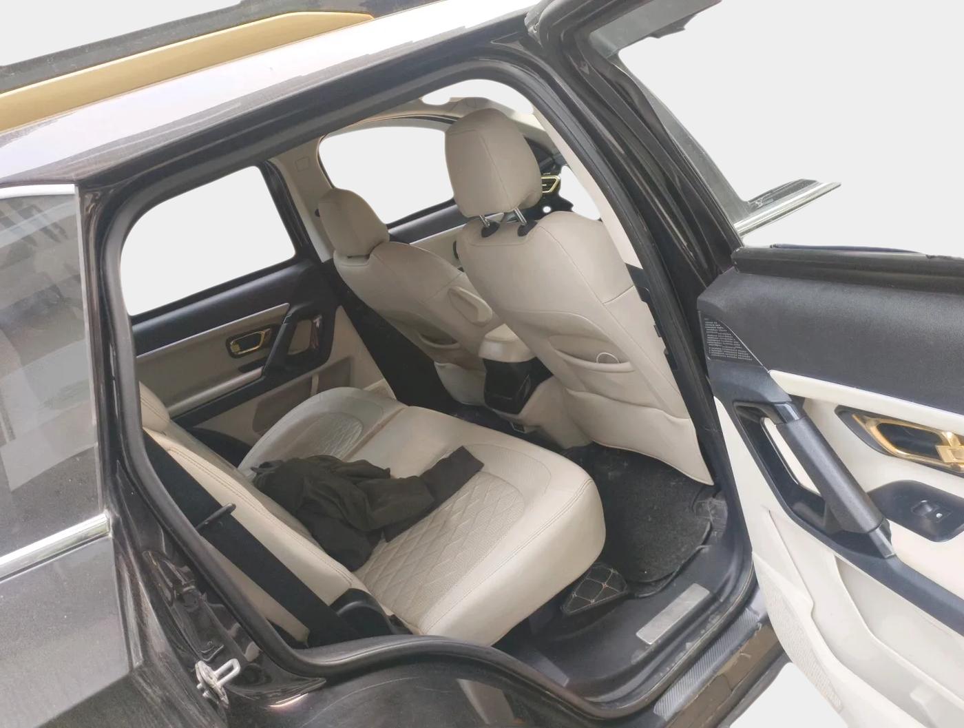 2022 Tata Safari XZA PLUS GOLD, Diesel, Automatic, 1,07,000 km, interior