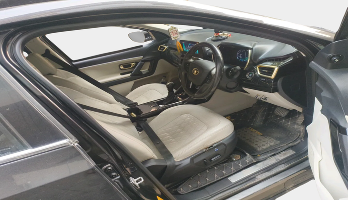 2022 Tata Safari XZA PLUS GOLD, Diesel, Automatic, 1,03,132 km, interior