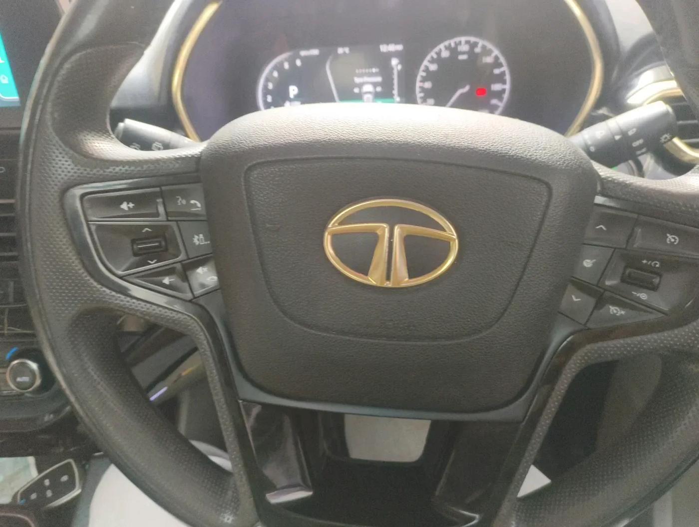 2022 Tata Safari XZA PLUS GOLD, Diesel, Automatic, 1,07,000 km, interior