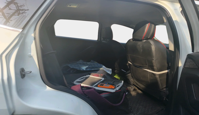 2022 Tata Harrier XE 2.0L KRYOTEC, Diesel, Manual, 43,577 km, interior