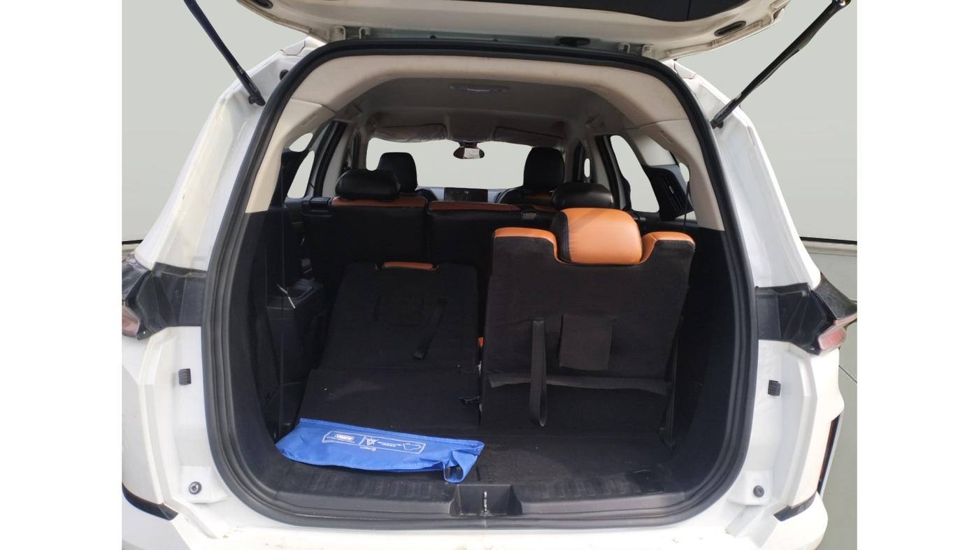 2024 Tata Safari PURE PLUS, Diesel, Manual, 24,563 km, exterior