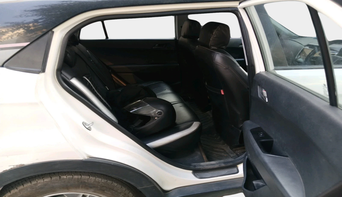 2016 Hyundai Creta SX PLUS 1.6 DIESEL SPECIAL EDITION, Diesel, Manual, 2,61,554 km, interior