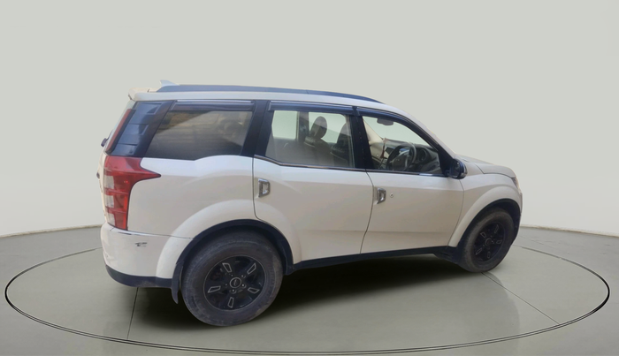 2015 Mahindra XUV500 W8, Diesel, Manual, 98,134 km, exterior