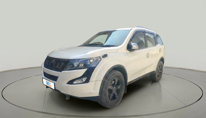 2015 Mahindra XUV500 W8, Diesel, Manual, 98,134 km, exterior