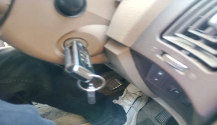 2015 Mahindra XUV500 W8, Diesel, Manual, 98,134 km, interior