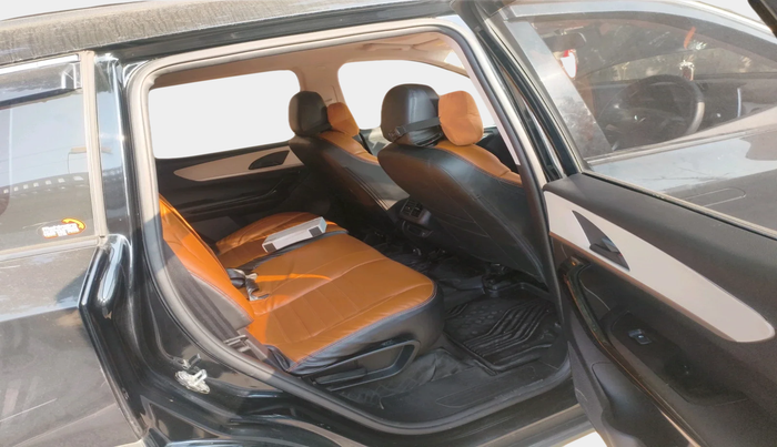 2024 Mahindra XUV700 AX 5 D AT 7 STR, Diesel, Automatic, 39,102 km, interior