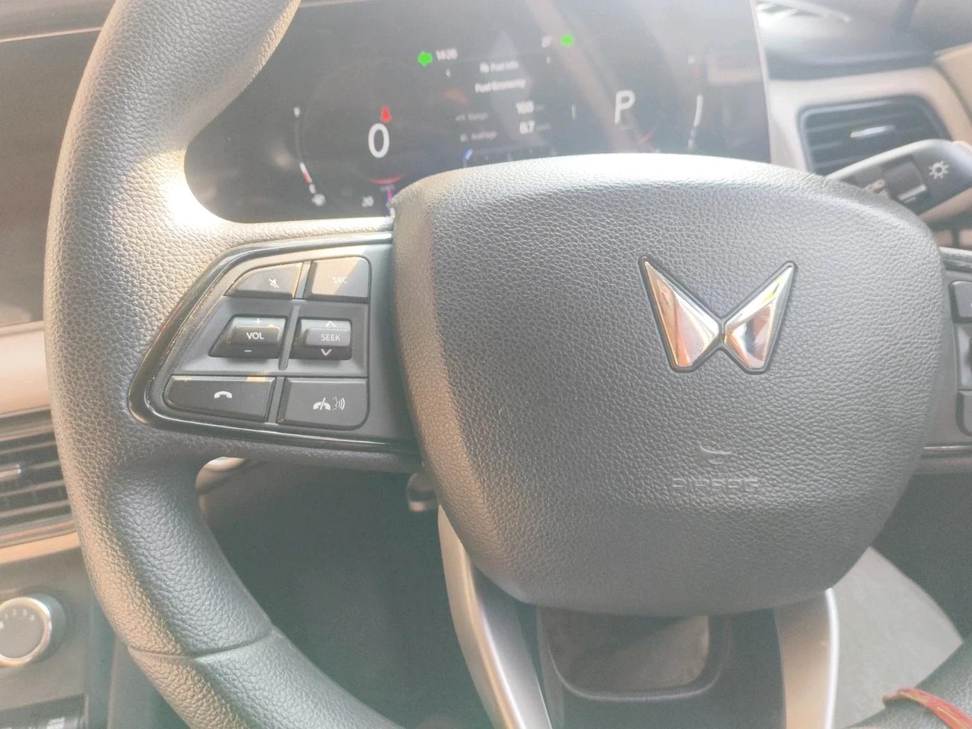 2024 Mahindra XUV700 AX 5 D AT 7 STR, Diesel, Automatic, 39,102 km, interior