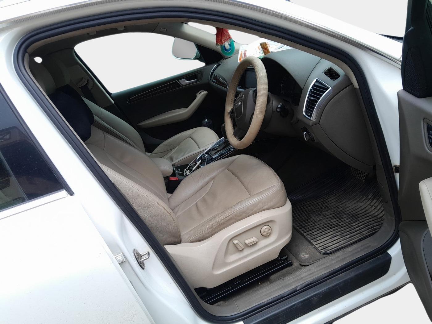 2012 Audi Q5 2.0 TDI QUATTRO, Diesel, Automatic, 75,917 km, interior