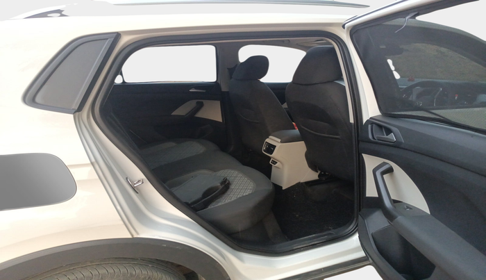 2024 Volkswagen TAIGUN Highline Plus 1.0 TSI MT, Petrol, Manual, 17,270 km, interior